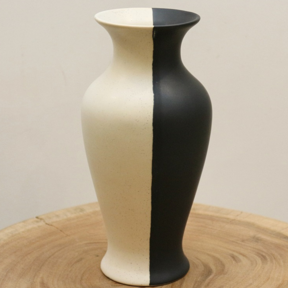 Ceramic Vase Matt Finish - photo