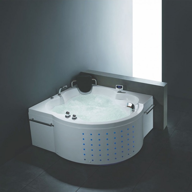 Luxury White Whirlpool Bathtub
