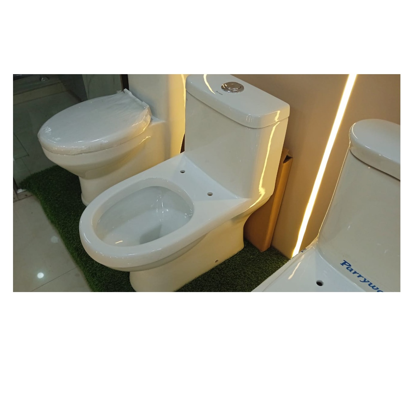 White Ceramic Western Toilet