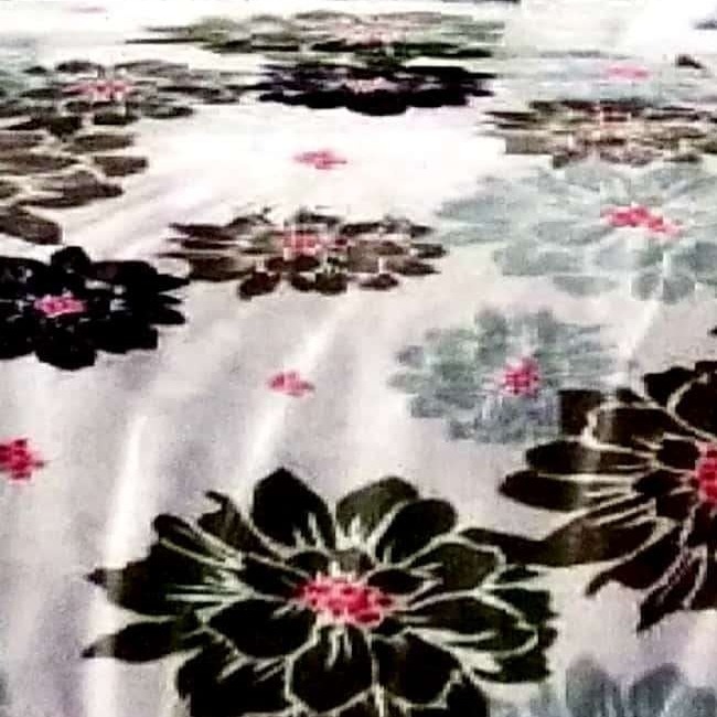 Carnation Queen Size Bedsheet with Pillow Covers & Comforter - rear_view