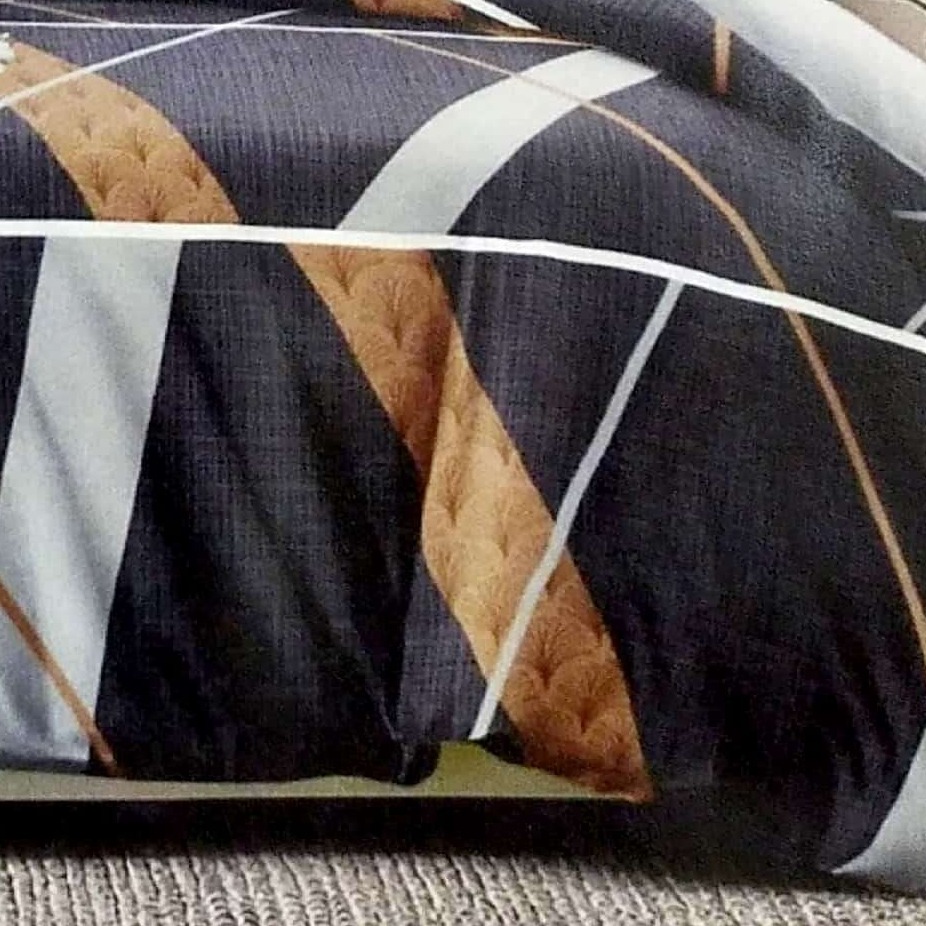 Multicolored Geometrical Comforter Set (Set of 4)  (1 Double Bed sheet, 2 Pillow Covers And 1 Comforter)