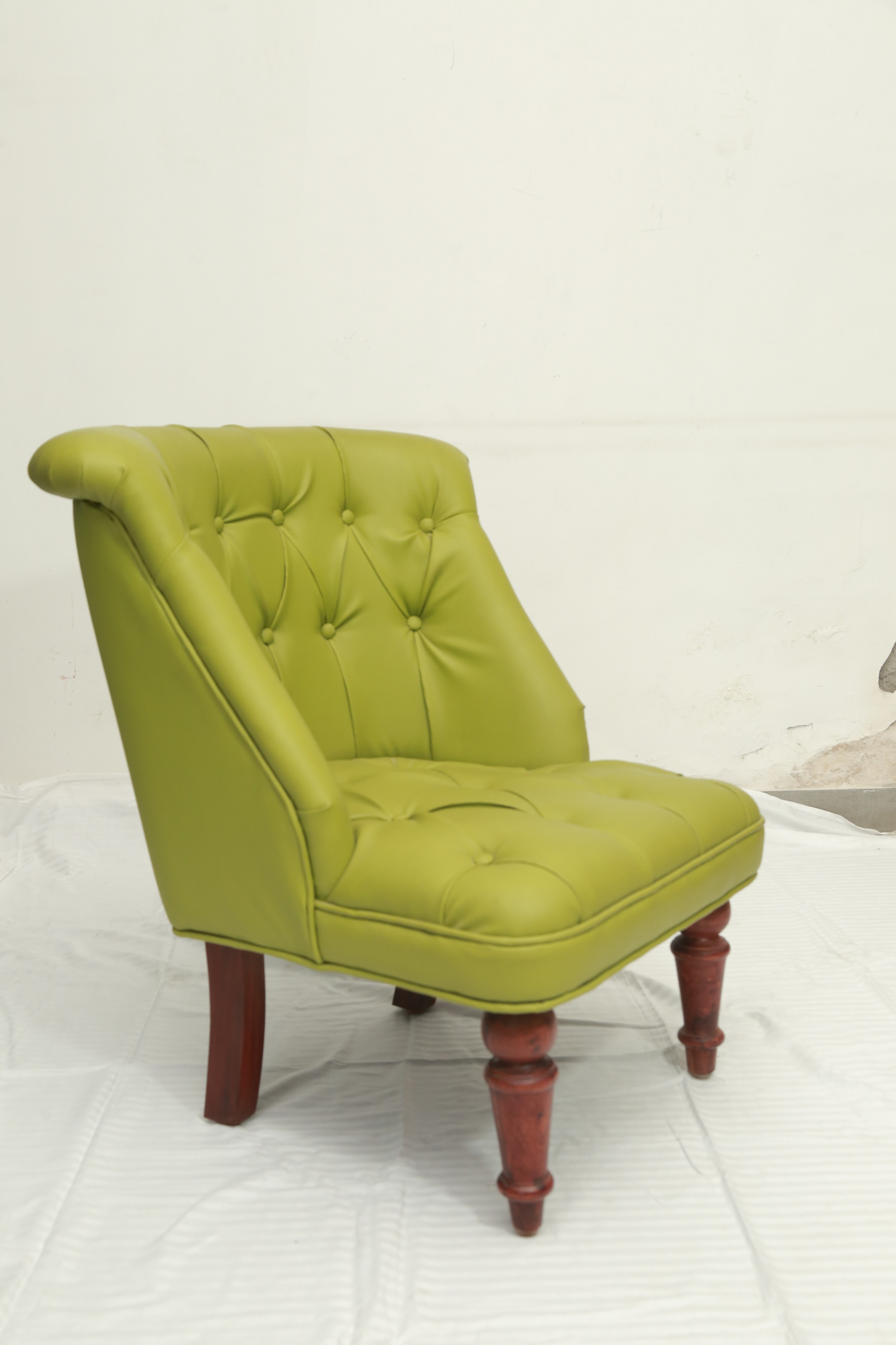 Premium Green Lounge Leatherette Chair